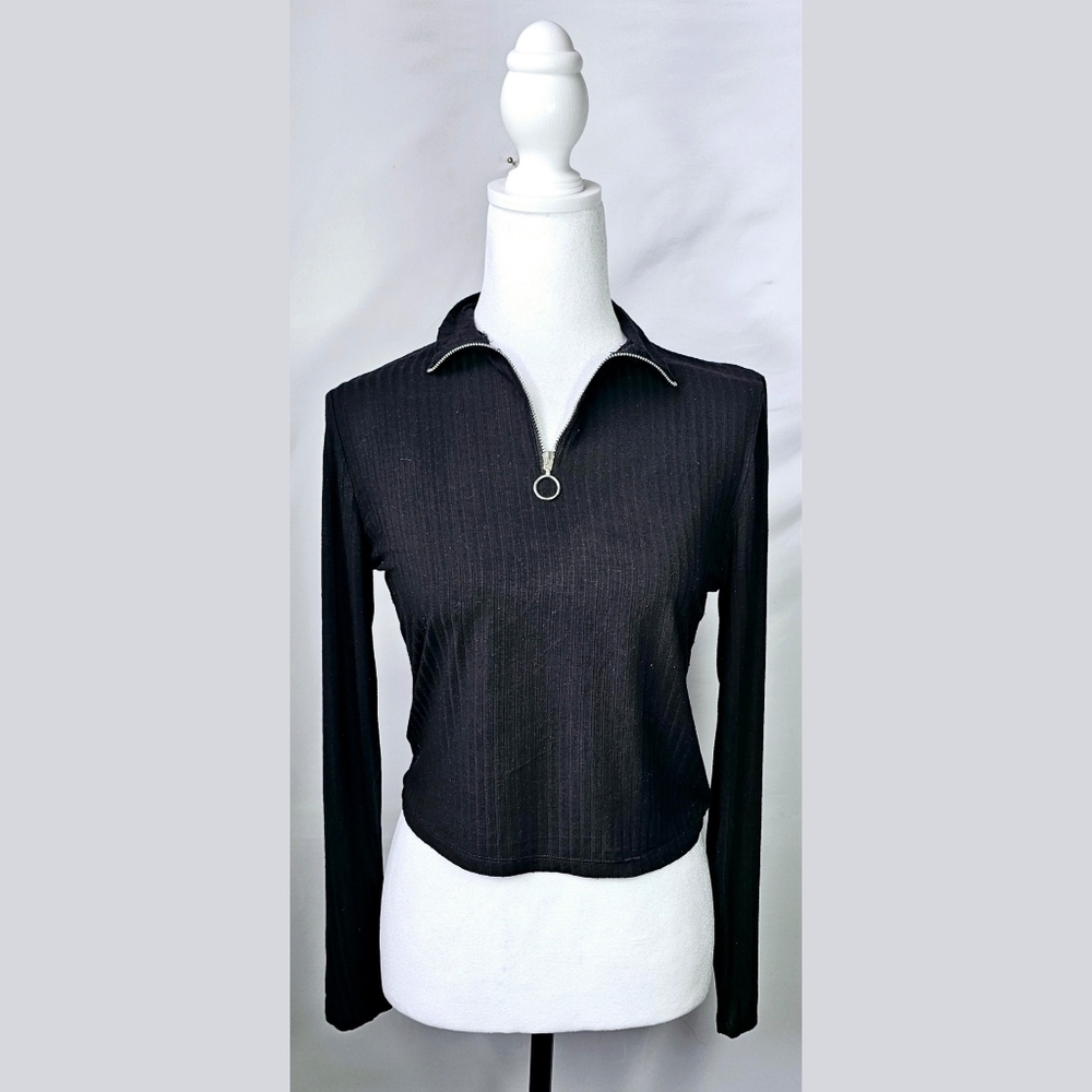 Large Black Longsleeve Collard Top